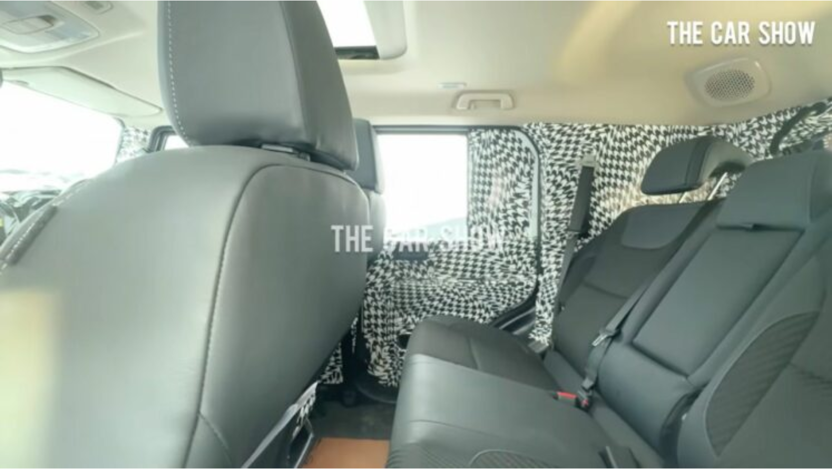 Thar 5 Door (4).png