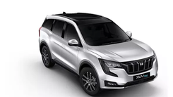 Mahindra XUV700 की उल्लेखनीय मांग: फरवरी 2024 में 35K यूनिट्स की खुली बुकिंग