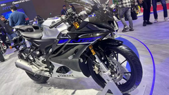 Yamaha R15 M.