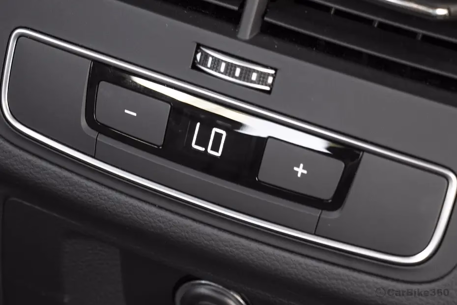 Audi A4 Rear Row AC Controls