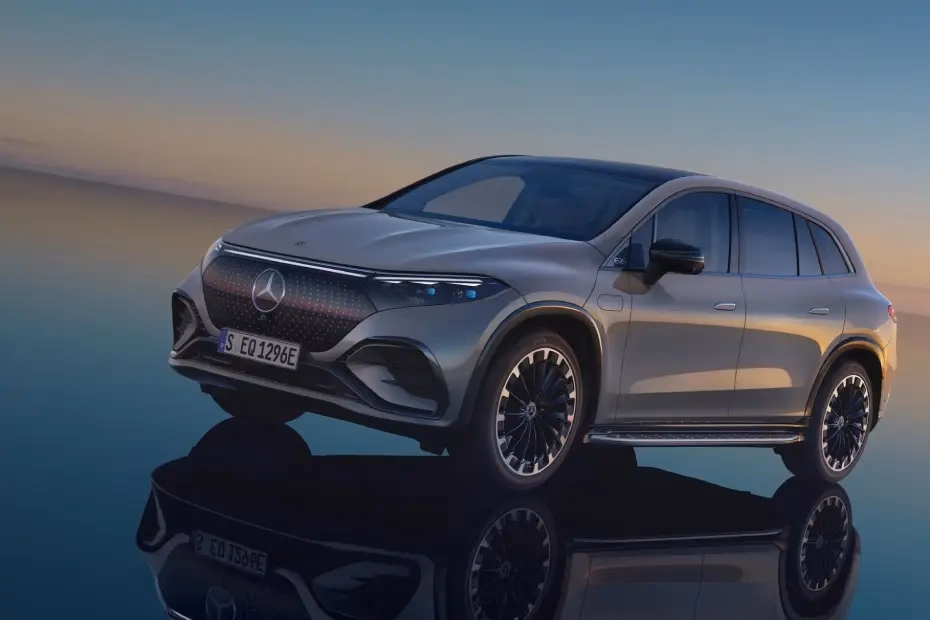 Mercedes Benz EQS SUV Left- Font Mercedes Benz EQS SUV Left- Font