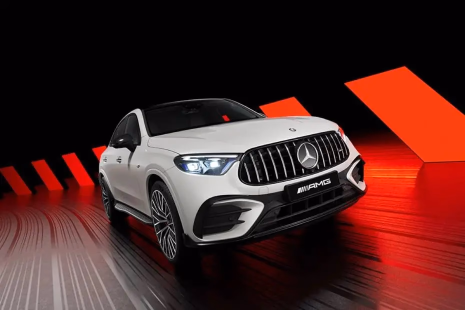 Mercedes Benz AMG GLC43 Coupe Right Front Three Quarter Mercedes Benz AMG GLC43 Coupe Right Front Three Quarter