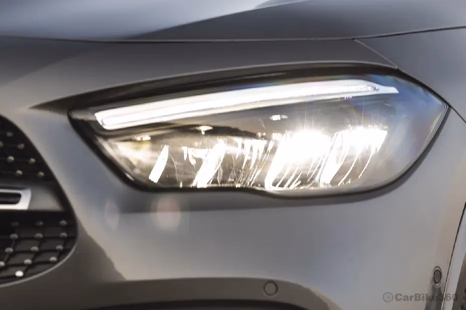Mercedes-Benz GLA Headlight