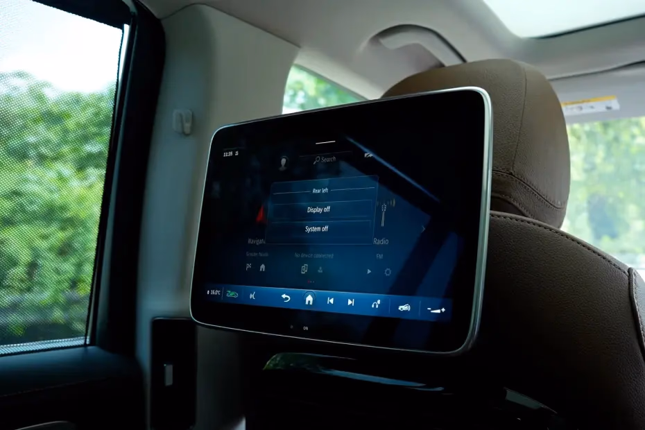 Mercedes-Benz GLS Rear Passenger Screens