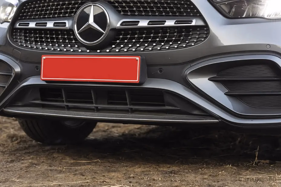 Mercedes-Benz GLA Grille