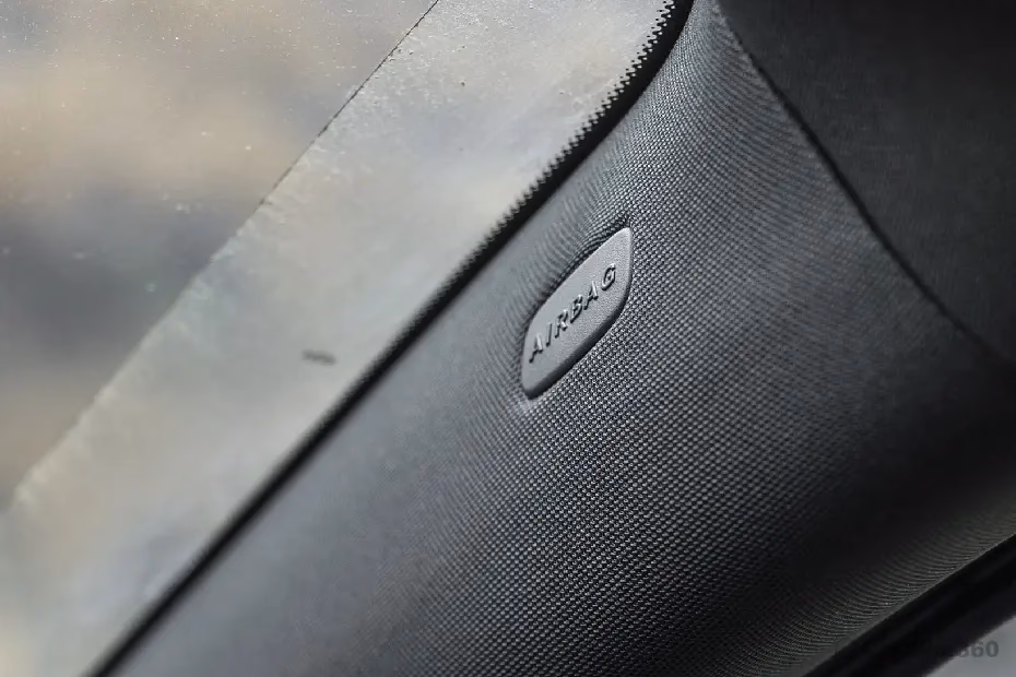 Mercedes-Benz GLA Right Side Curtain Airbag Mercedes-Benz GLA Right Side Curtain Airbag