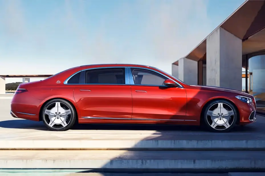 Mercedes-Benz Maybach S-Class Right Side View