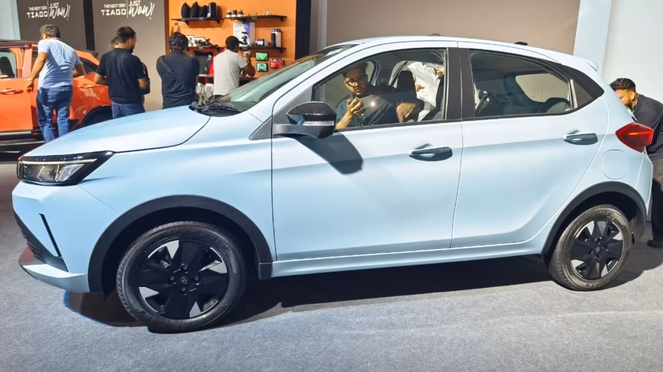 2026 Tata Tiago Facelift Side View