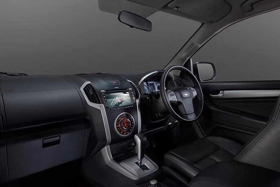ISUZU MU-X Door View of Driver Seat ISUZU MU-X Door View of Driver Seat
