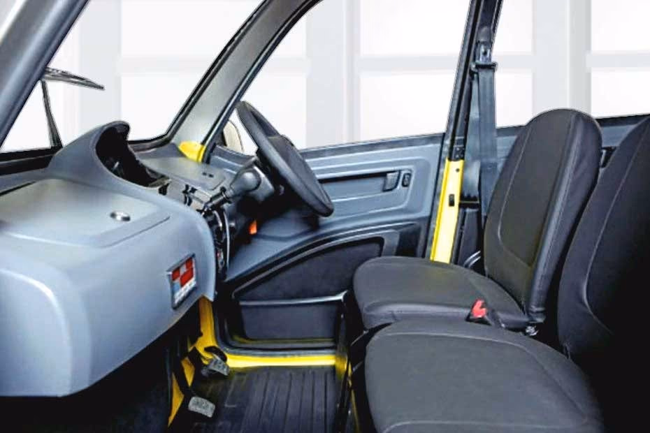 Bajaj Qute RE60 interior Bajaj Qute RE60 interior