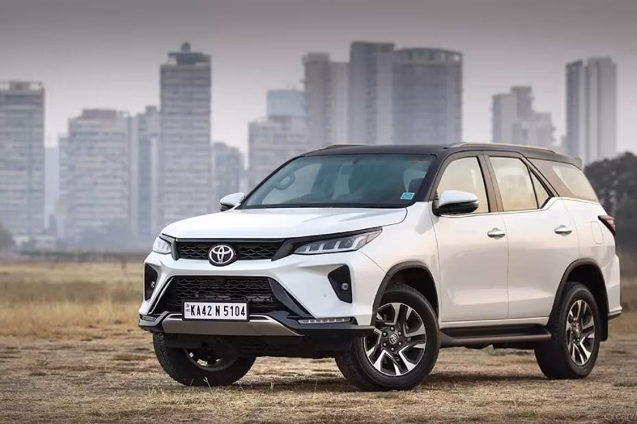 Fortuner Legender Left Side Front View Fortuner Legender Left Side Front View