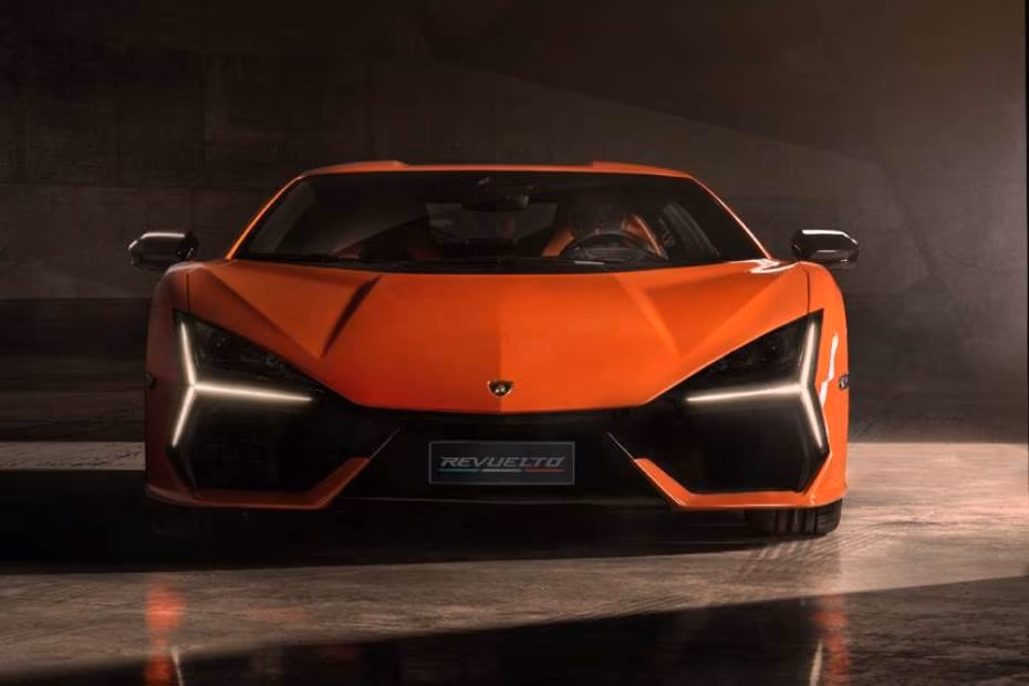 Lamborghini Revuelto Front View Lamborghini Revuelto Front View