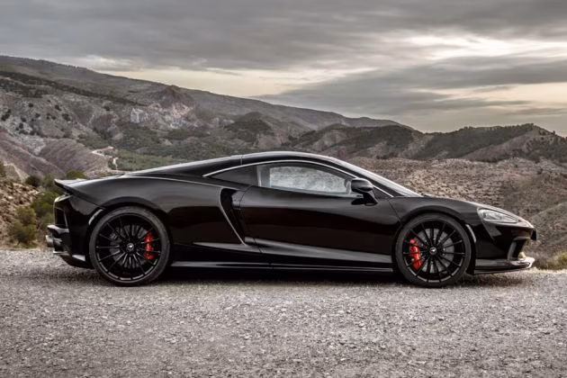 McLaren GT right side view McLaren GT right side view