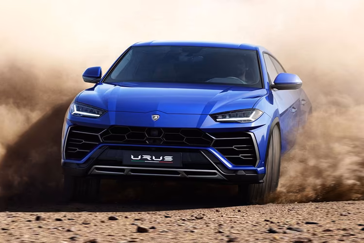 Lamborghini Urus front Lamborghini Urus front