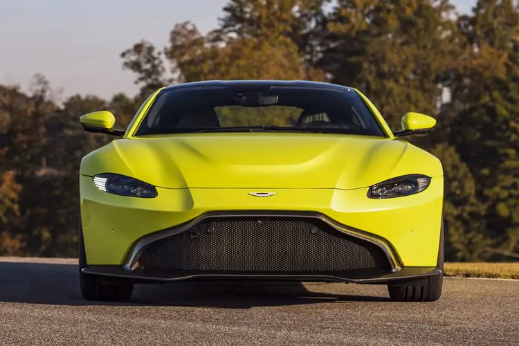 Aston Martin DBX front view Aston Martin DBX front view