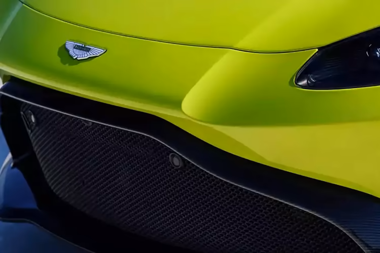 Aston Martin DBX front grille Aston Martin DBX front grille