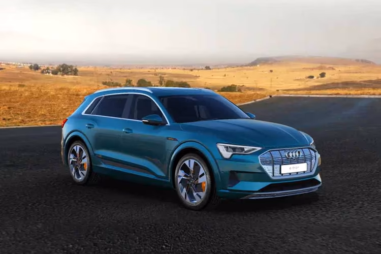 Audi E-tron Right Side Front View Audi E-tron Right Side Front View