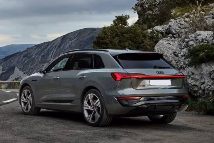 Audi Q8 e-tron Left Side Rear View Audi Q8 e-tron Left Side Rear View