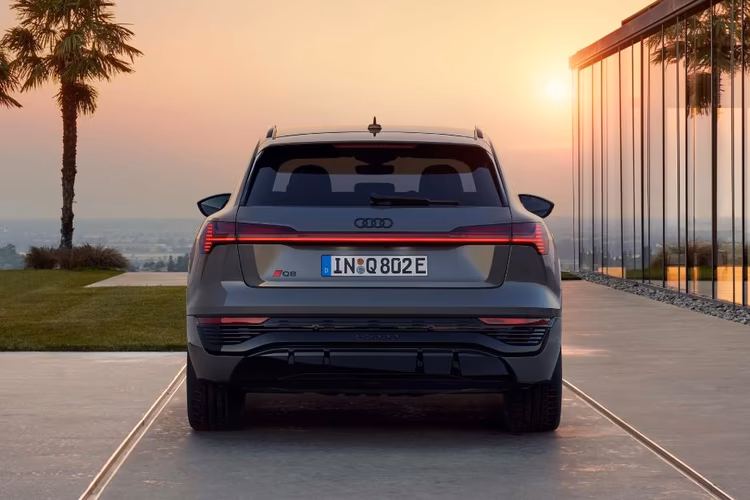 Audi Q8 e-tron Rear View Audi Q8 e-tron Rear View