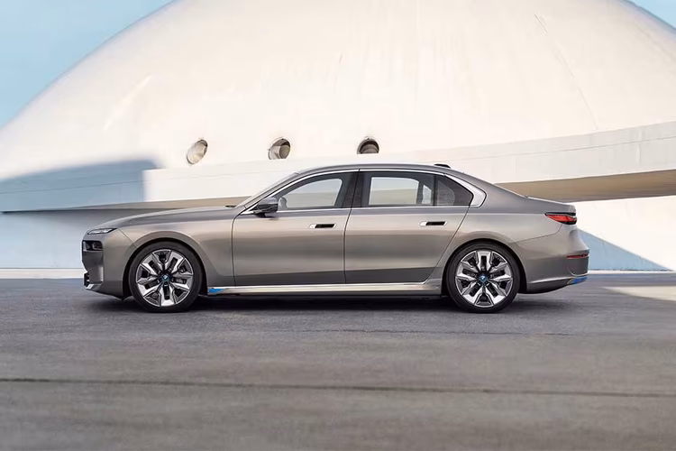BMW i7 Left Side View BMW i7 Left Side View