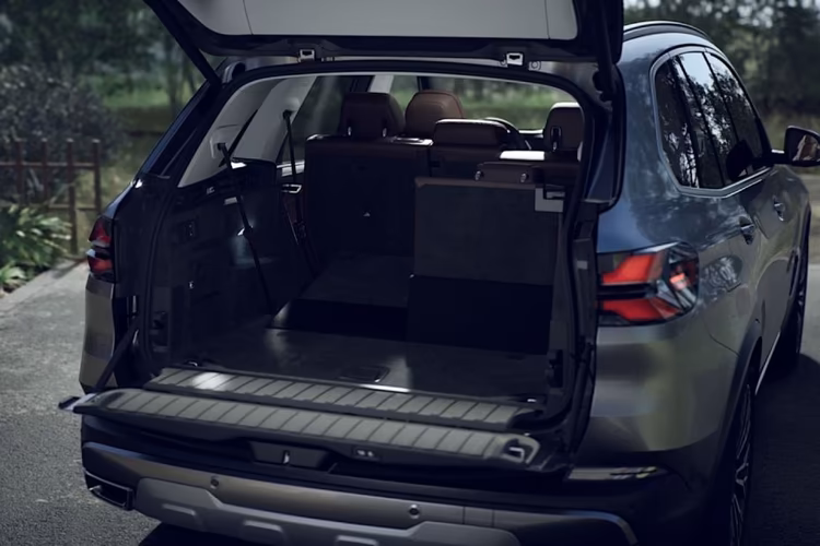 BMW X5 Facelift Bootspace BMW X5 Facelift Bootspace