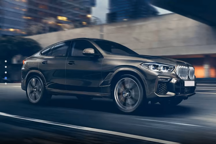 BMW X6 Right Side View