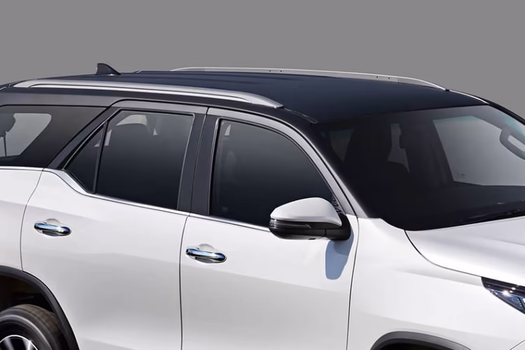 Fortuner Legender Dual Tone Black Roof Fortuner Legender Dual Tone Black Roof