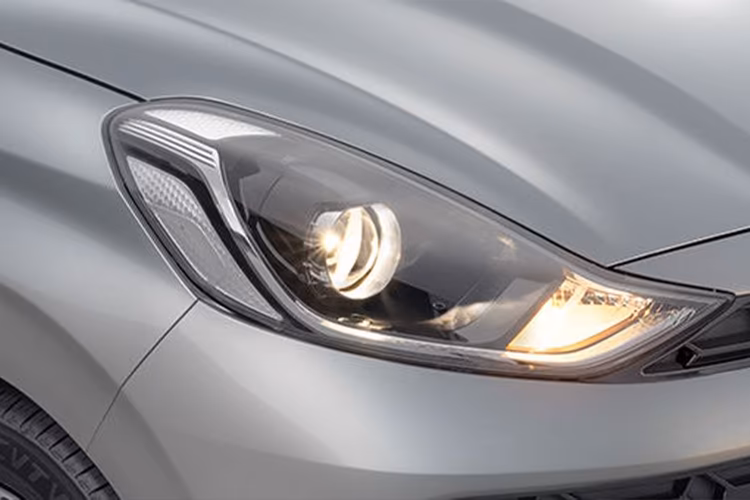 Hyundai_Aura_headlamp Hyundai_Aura_headlamp