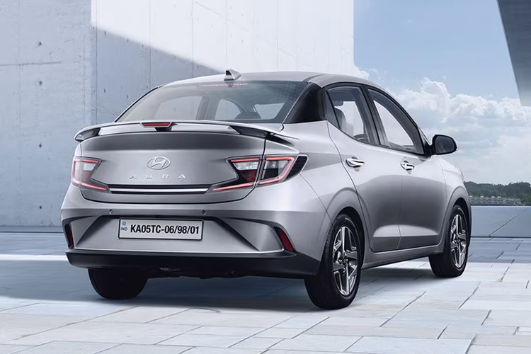 Hyundai_Aura_rear-right-side-view Hyundai_Aura_rear-right-side-view