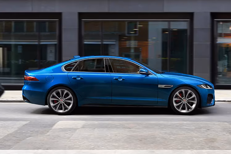 Jaguar-XF Right Side View Jaguar-XF Right Side View