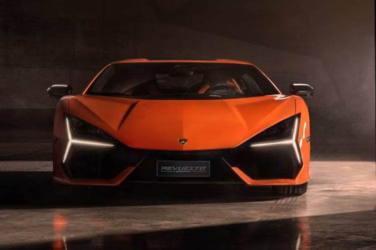 Lamborghini Revuelto Front View Lamborghini Revuelto Front View