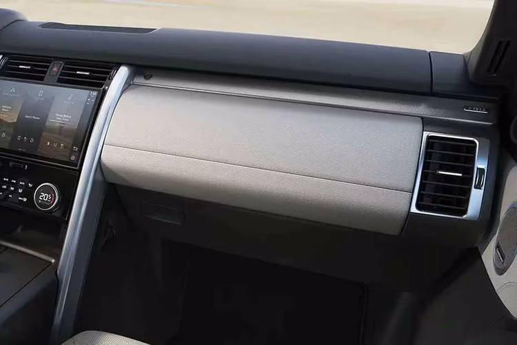 Land Rover Discovery Glove Box (Closed)