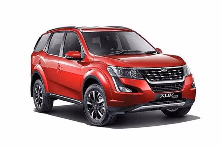 Mahindra New XUV500 Right Side Front View Mahindra New XUV500 Right Side Front View