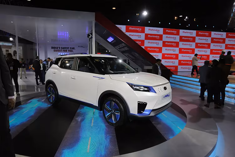 Mahindra XUV300 Electric Right Side View Mahindra XUV300 Electric Right Side View