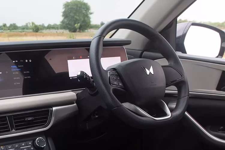 Mahindra XUV700 Steering Wheel