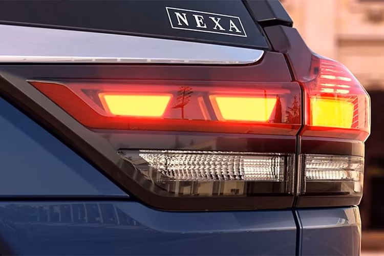Maruti-Invicto_taillight Maruti-Invicto_taillight