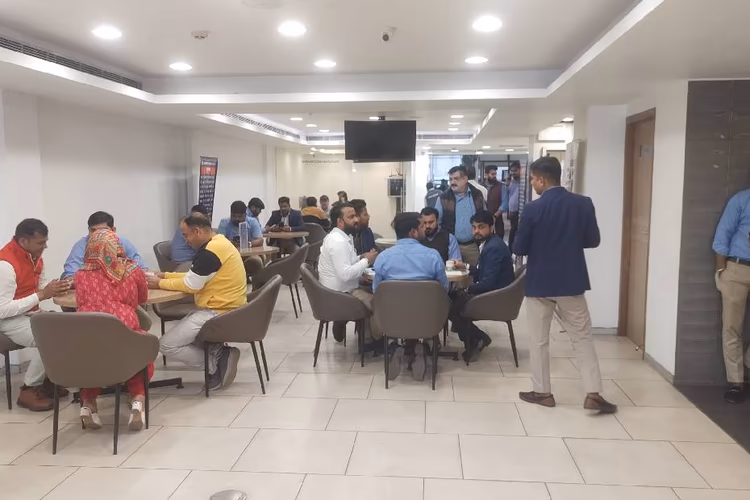 Maruti Showroom Ghaziabad Lounge Area Maruti Showroom Ghaziabad Lounge Area