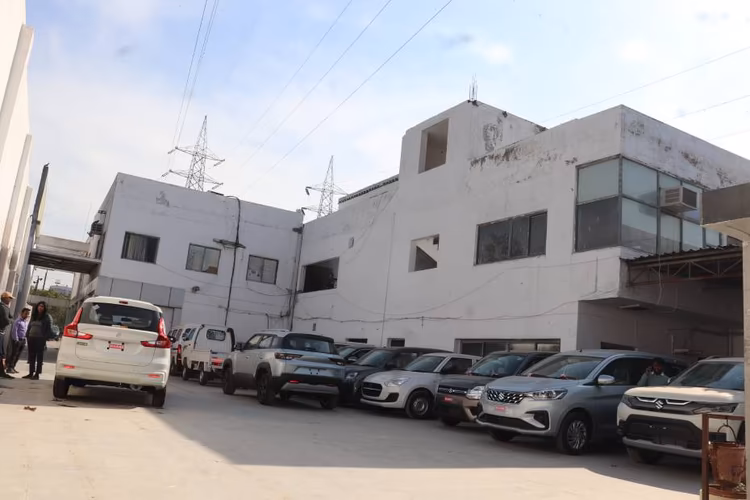 Maruti Showroom Sahibabad Exterior Image Maruti Showroom Sahibabad Exterior Image