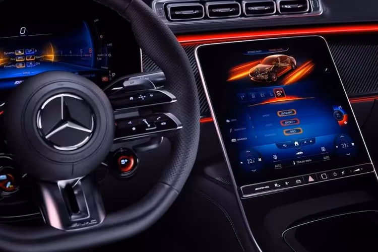 Mercedes-Benz AMG S 63 E Performance Infotainment System