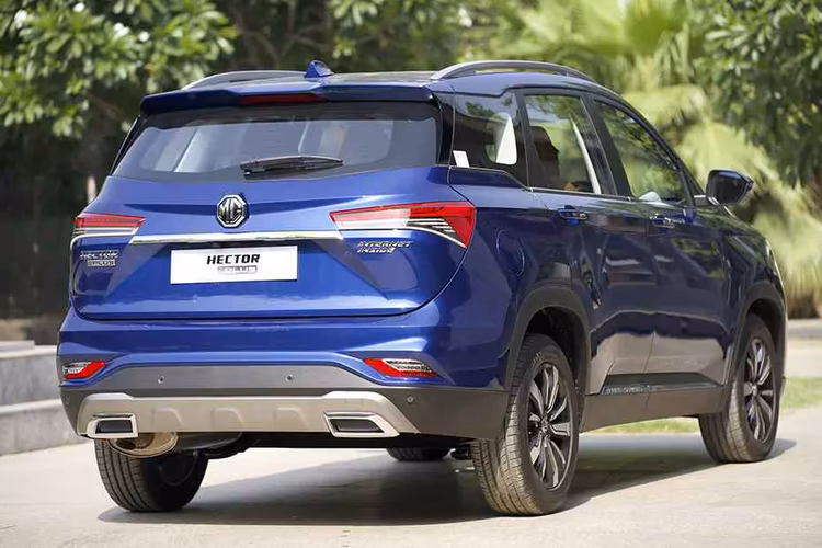 MG Hector Plus Right Side Rear View MG Hector Plus Right Side Rear View