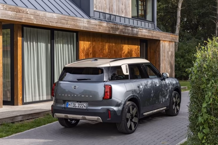 Mini Countryman Electric Right Rear Three Quarter Mini Countryman Electric Right Rear Three Quarter