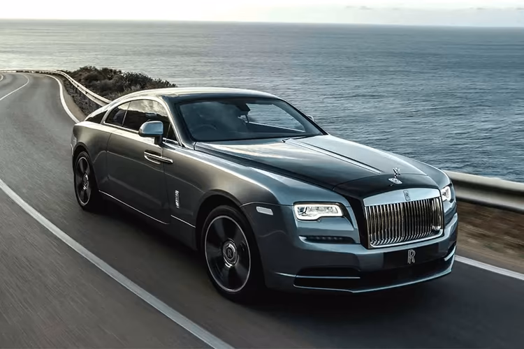 Rolls-Royce Wraith Right Side Front View Rolls-Royce Wraith Right Side Front View
