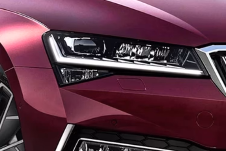 Skoda Superb Facelift Headlight