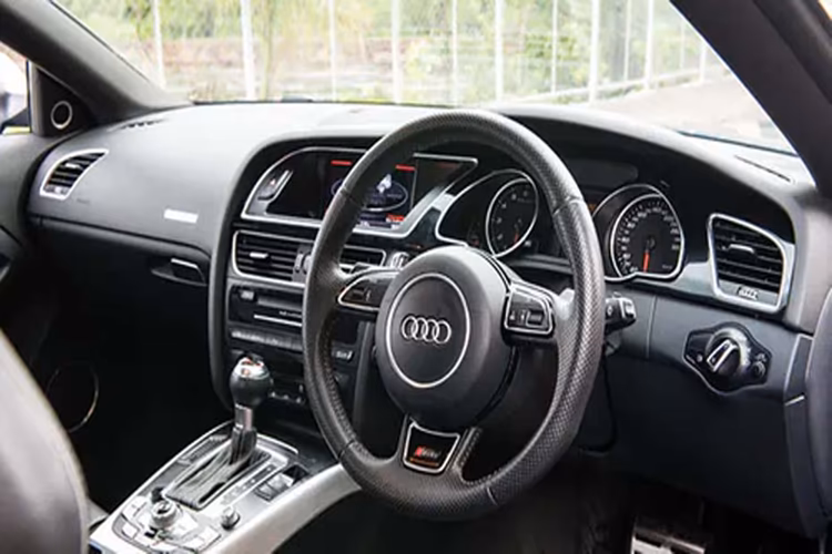 Audi RS5 Steering Wheel Audi RS5 Steering Wheel