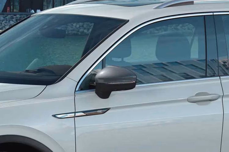 Volkswagen Tiguan Allspace 2022 Side Mirror Volkswagen Tiguan Allspace 2022 Side Mirror