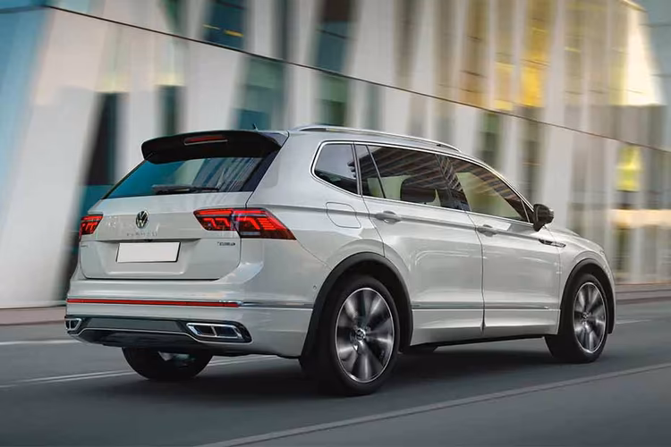 Volkswagen Tiguan Allspace 2022 Right Side Rear View Volkswagen Tiguan Allspace 2022 Right Side Rear View