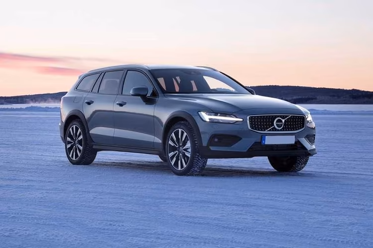 Volvo V60 Cross Country Right Side Front View Volvo V60 Cross Country Right Side Front View