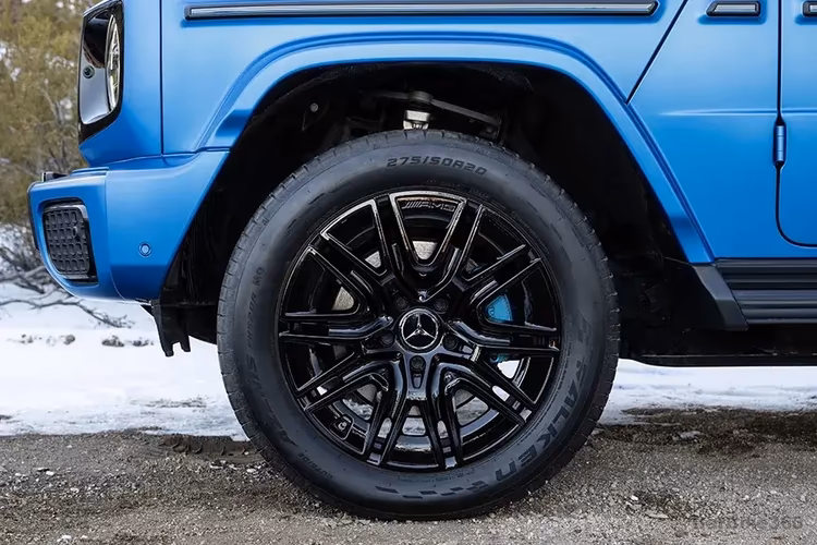 Mercedes Benz G580 with EQ Technology Front Wheel Mercedes Benz G580 with EQ Technology Front Wheel
