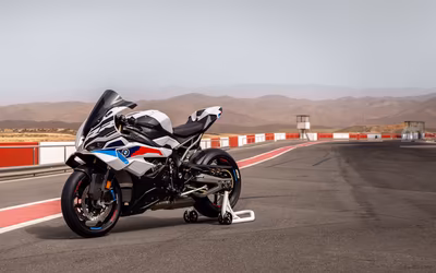 nsc-s1000rr-P0N3H-multiimage-1920x1200.jpg.asset.1732605093706.webp
