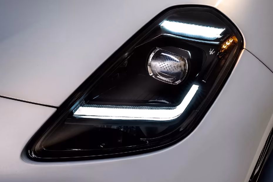 Maserati GranTurismo Headlight Maserati GranTurismo Headlight